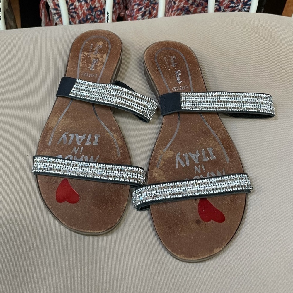 Pushy-Wamp Rhinestone Slide Sandal Size 7 or 40‎